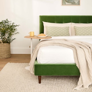 Sven Queen Tufted Velvet Bed - Grass Green